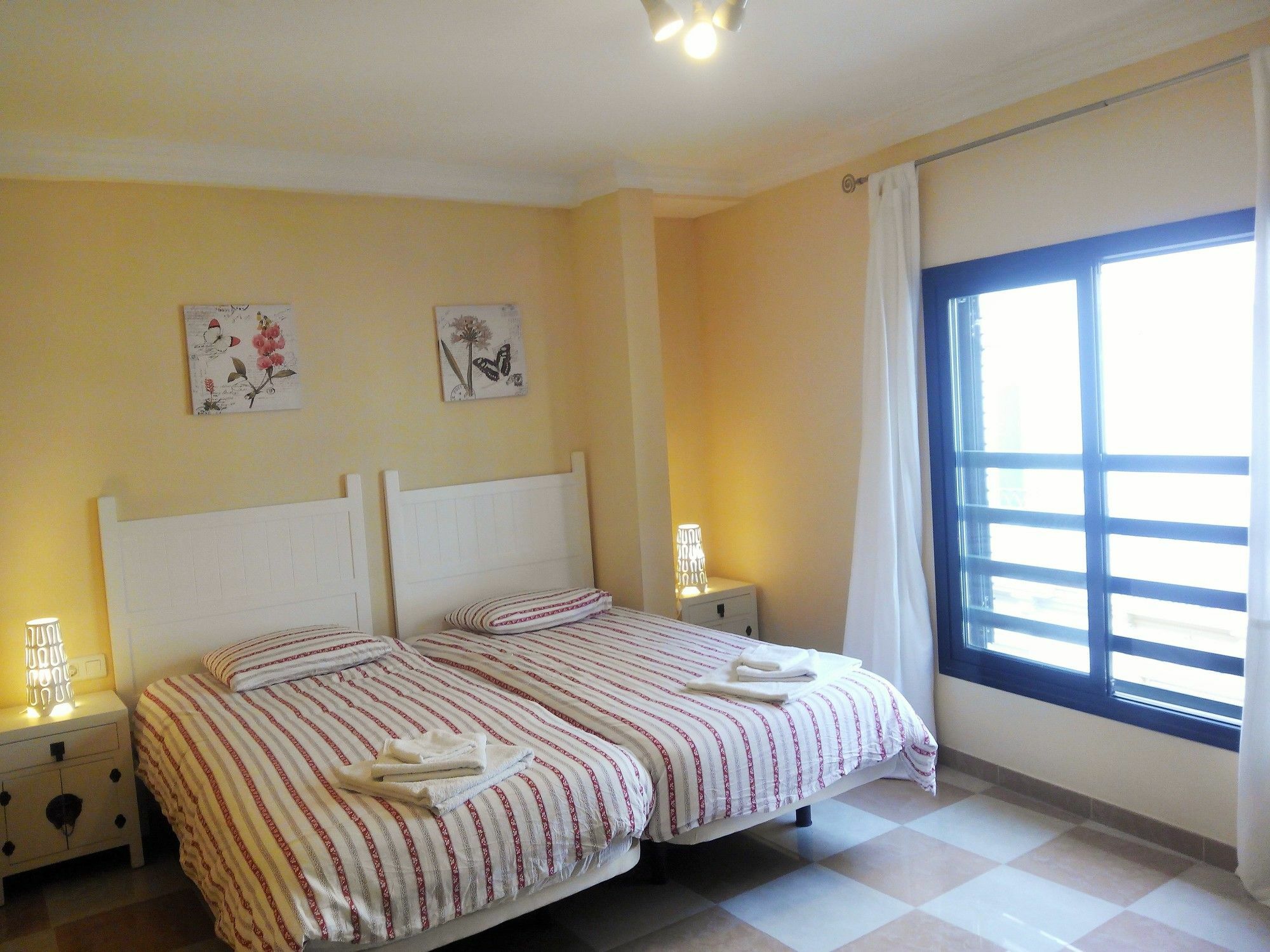 Malaga Centro Apartamentos Esterno foto